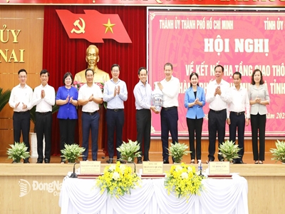 Lãnh đạo Thành phố Hồ Chí Minh và Đồng Nai: Bàn giải pháp kết nối giao thông